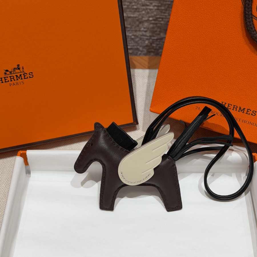 تعليقة حقائب هيرميز الفاخرة بتصميم الحصان Hermès Rodeo Pegase PM Charm