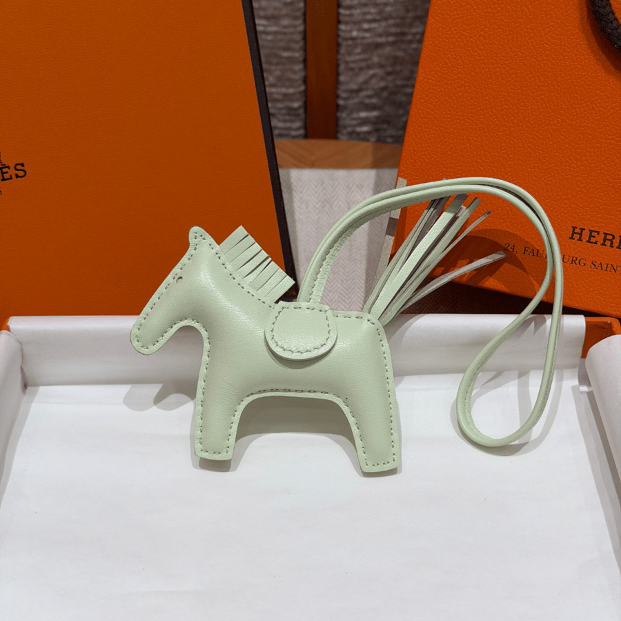 تعليقة حقائب هيرميز الفاخرة بتصميم الحصان Hermès Rodeo Pegase PM Charm