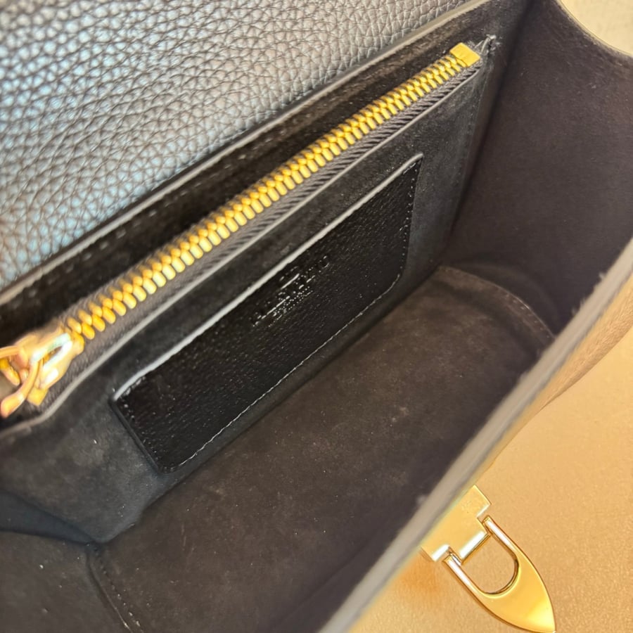حقيبة كتف روكستاد فالنتينو غارافاني Valentino Garavani Rockstud Small