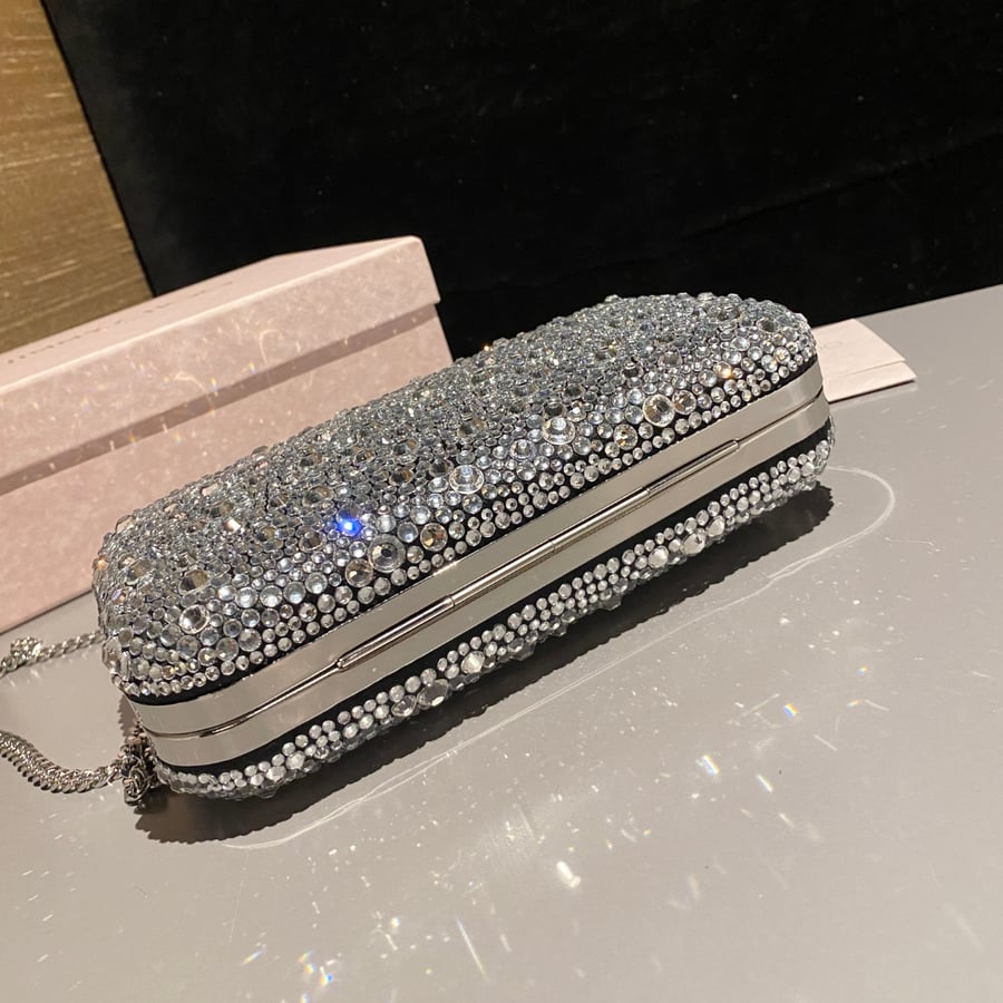 حقيبة يد كلاتش جيمي تشو مرصعة بالكريستال Jimmy Choo Cloud Clutch