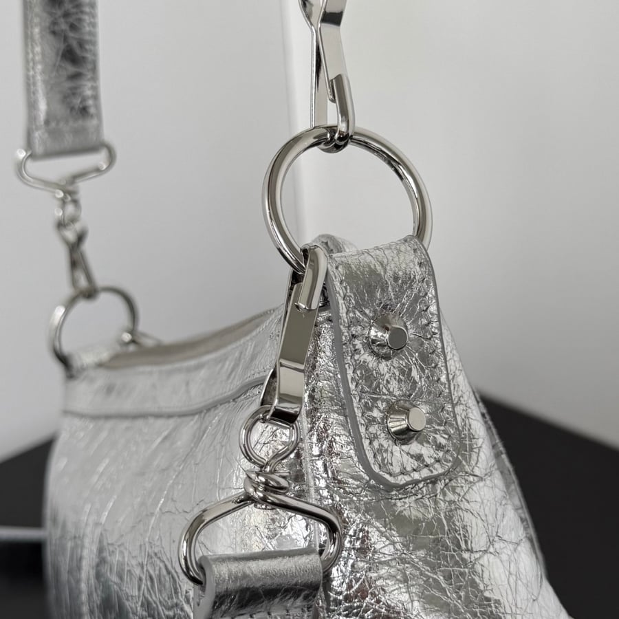 حقيبة بالنسياغا مقاس ميني لون فضي Balenciaga LE CITY Moto Mini