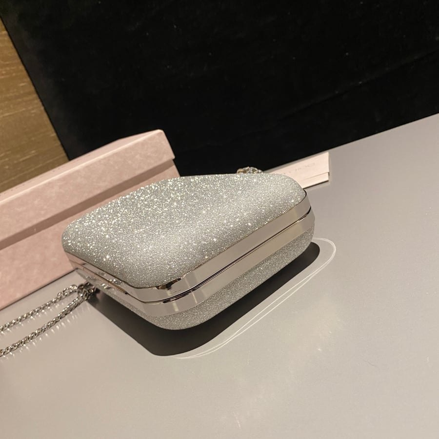 حقيبة يد كلاتش جيمي تشو مرصعة بالكريستال Jimmy Choo Cloud Clutch