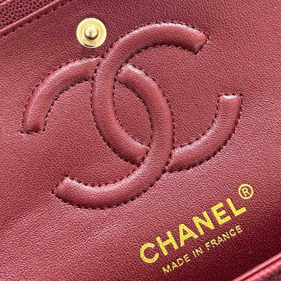 حقيبة شانيل كلاسيك جلد كافيار مقاس 23 Chanel Classic Flap Small Size