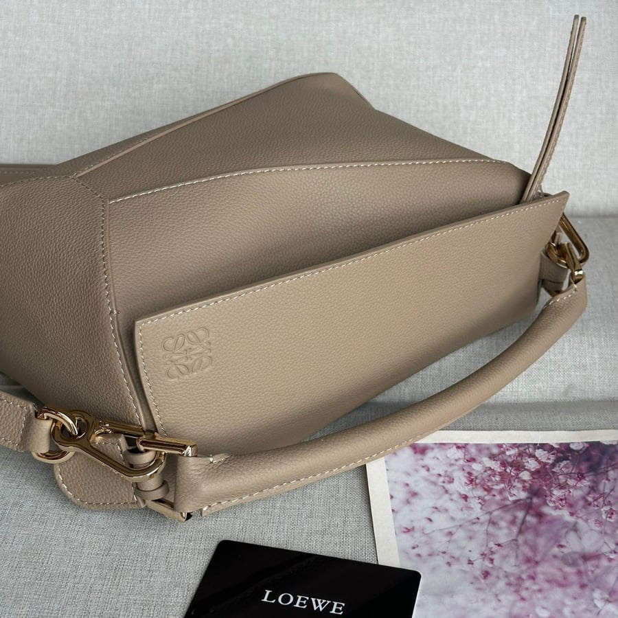 حقيبة لويفي بازل إيدج حجم صغير Small Puzzle Edge bag 24CM