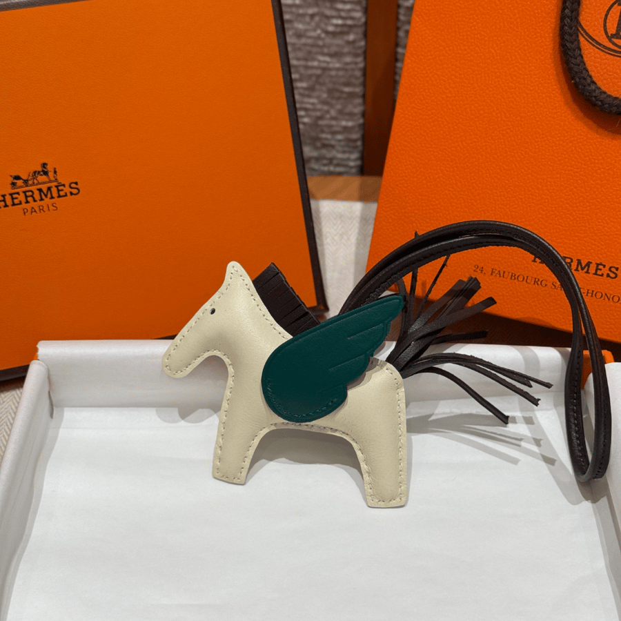 تعليقة حقائب هيرميز الفاخرة بتصميم الحصان Hermès Rodeo Pegase PM Charm