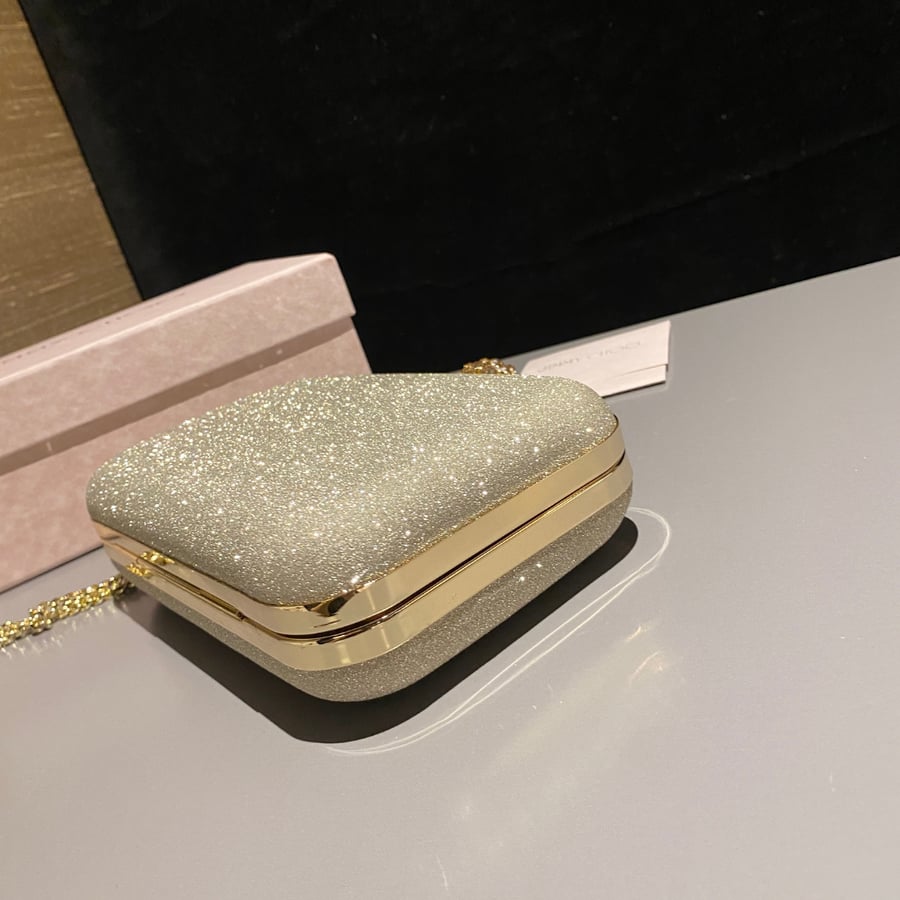 حقيبة يد كلاتش جيمي تشو مرصعة بالكريستال Jimmy Choo Cloud Clutch