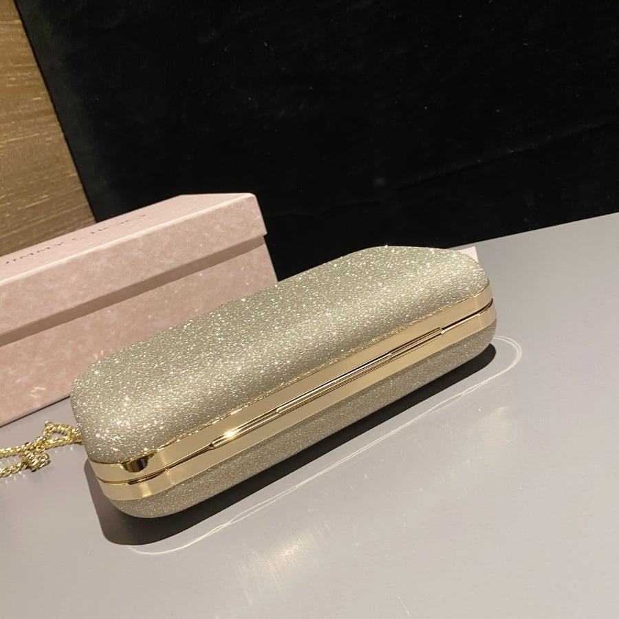 حقيبة يد كلاتش جيمي تشو مرصعة بالكريستال Jimmy Choo Cloud Clutch