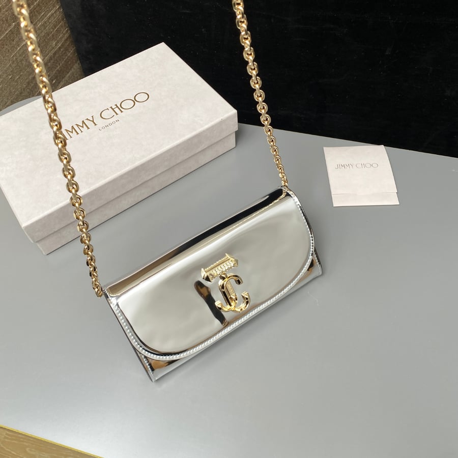 محفظة جيمي تشو كيرف بسلسلة Jimmy Choo Curve Wallet Silver Metallic