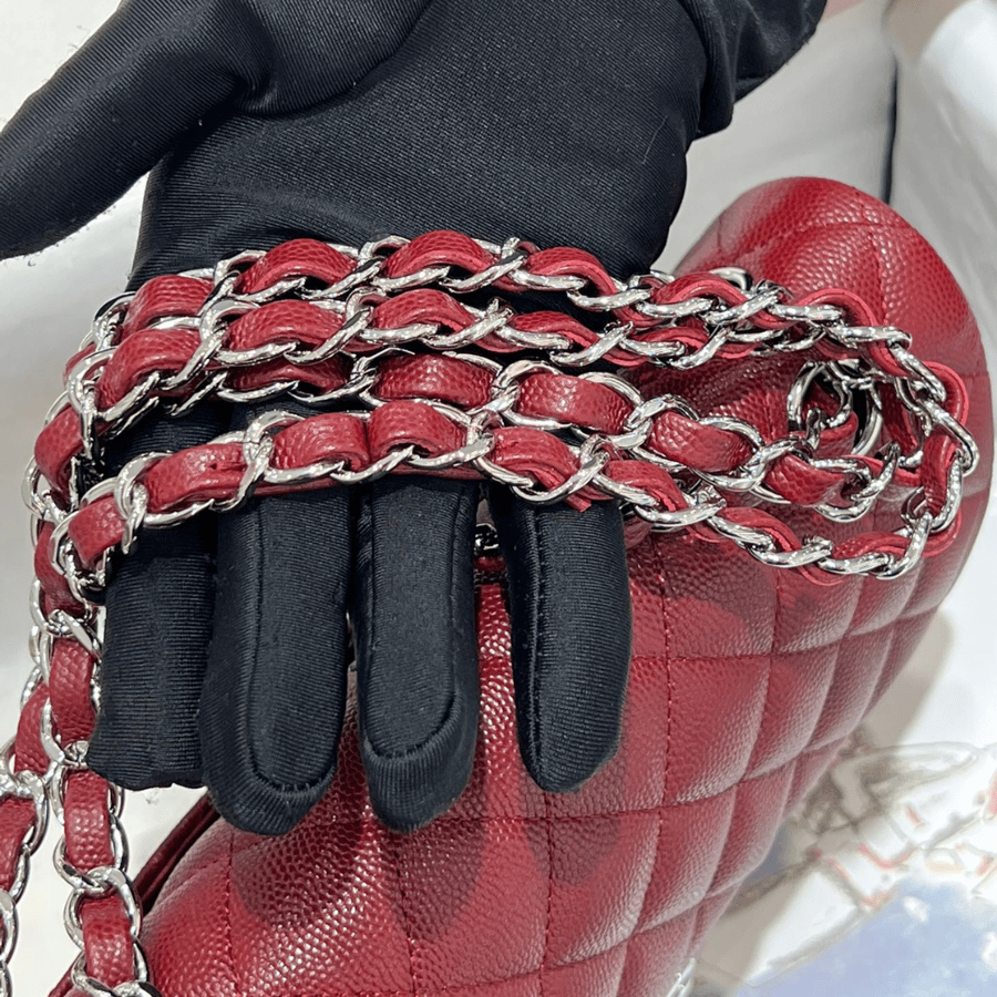 حقيبة شانيل كلاسيك جلد كافيار مقاس 23 Chanel Classic Flap Small Size