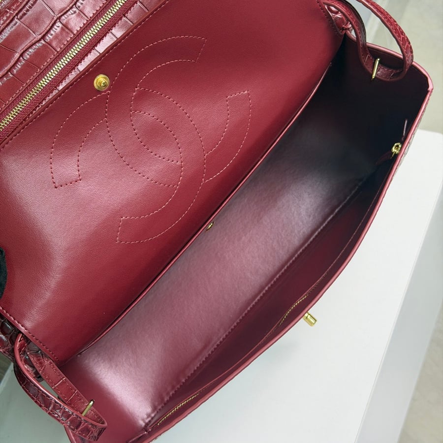 حقيبة شانيل بنقشة جلد التمساح لون عنابي CHANEL 26A Crocodile Emboss CF