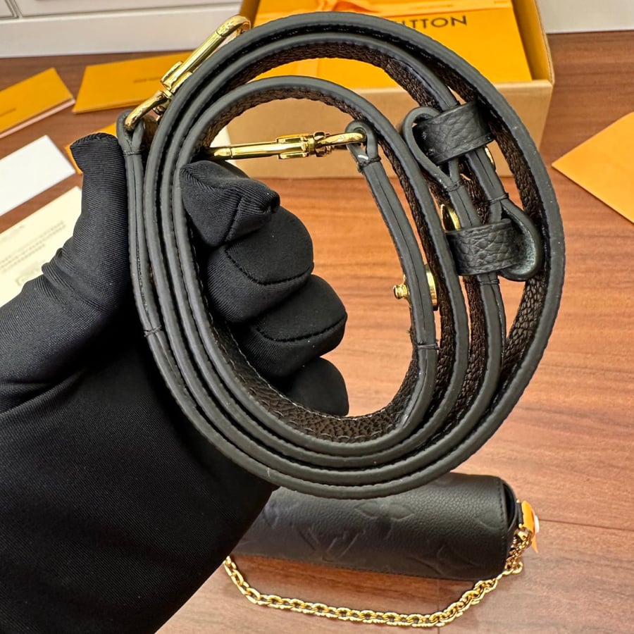 محفظة Wallet on Chain Ivy العصرية من لويس فيتون M82154 LV