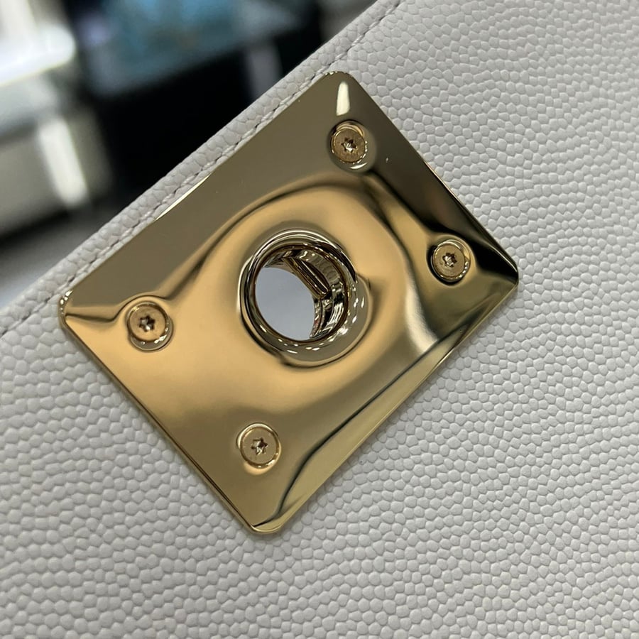 حقيبة يد BOY CHANEL صغيرة