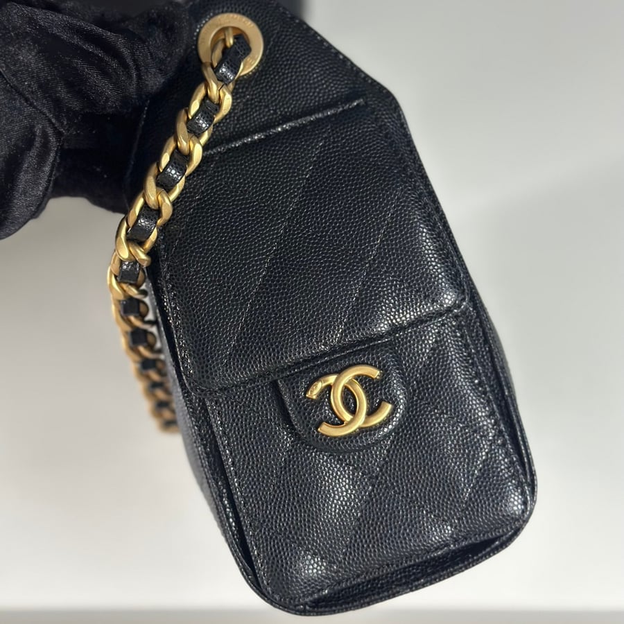 حقيبة شانيل هوبو مقاس ميني  Chanel Hobo 26c Mini