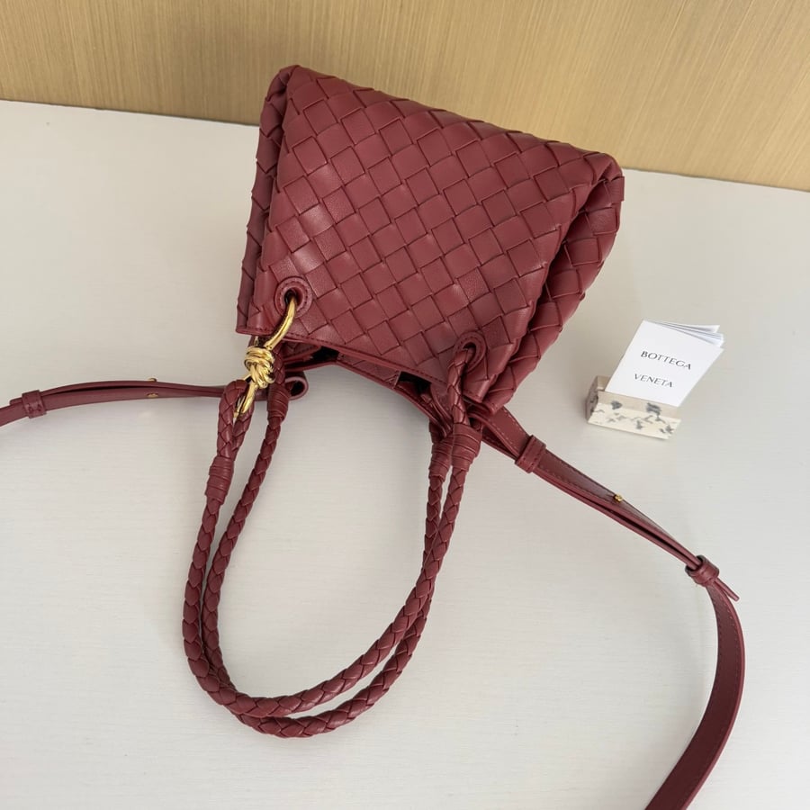 حقيبة باراشوت صغيرة من أنديامو Small Andiamo Parachute Bag