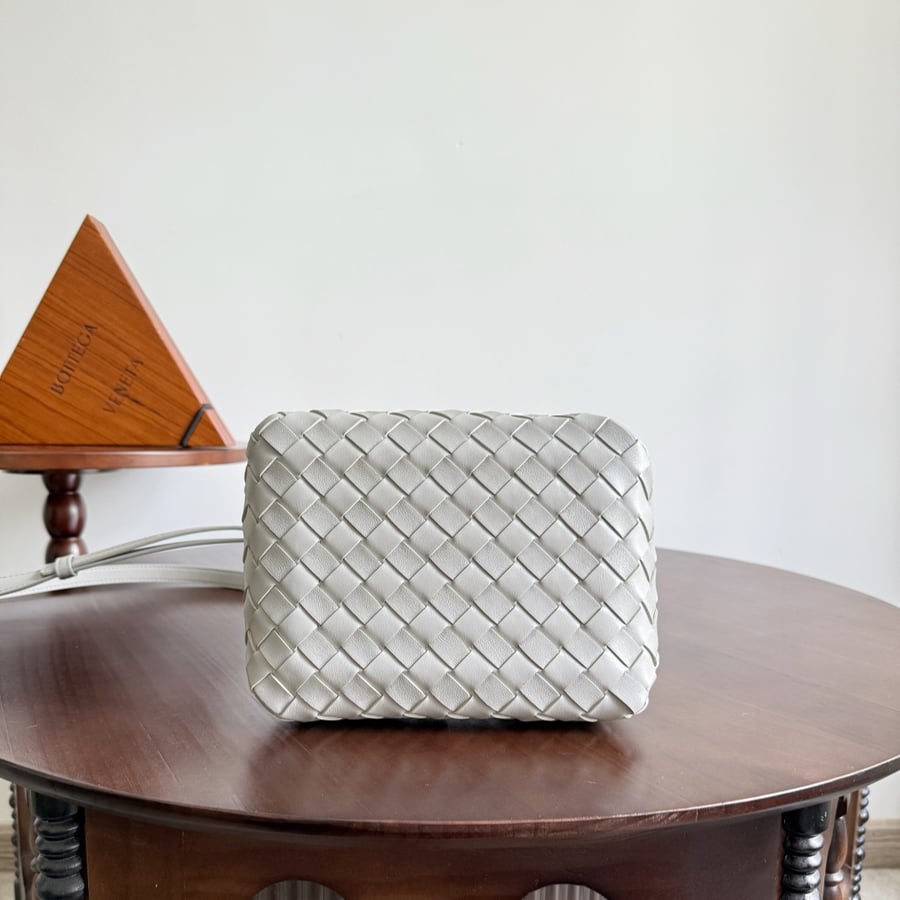 حقيبة باراشوت صغيرة من أنديامو Small Andiamo Parachute Bag