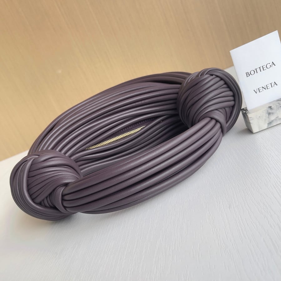 حقيبة بوتيغا جودي Bottega Veneta gray magenta Jodie Kont