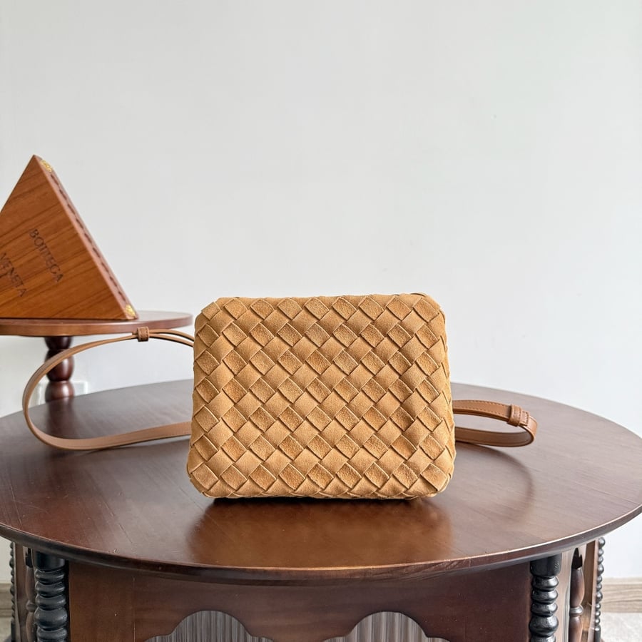 حقيبة باراشوت صغيرة من أنديامو Small Andiamo Parachute Bag