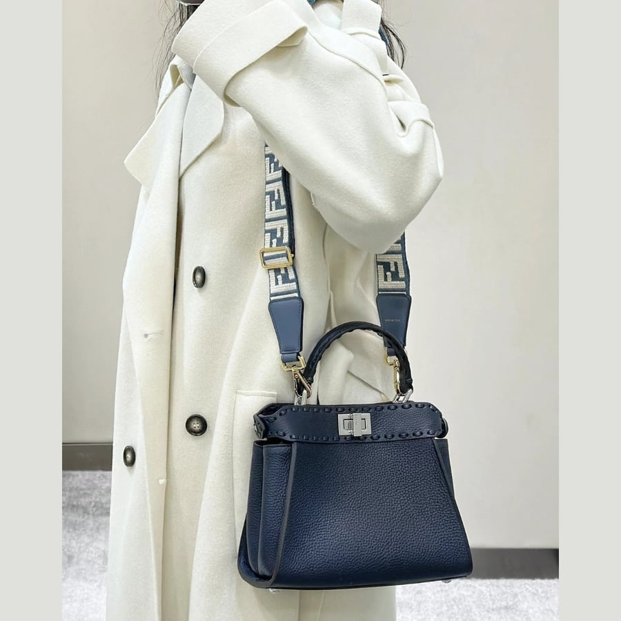 حقيبة فيندي بيكابو Fendi Peekaboo Night Mist Blue