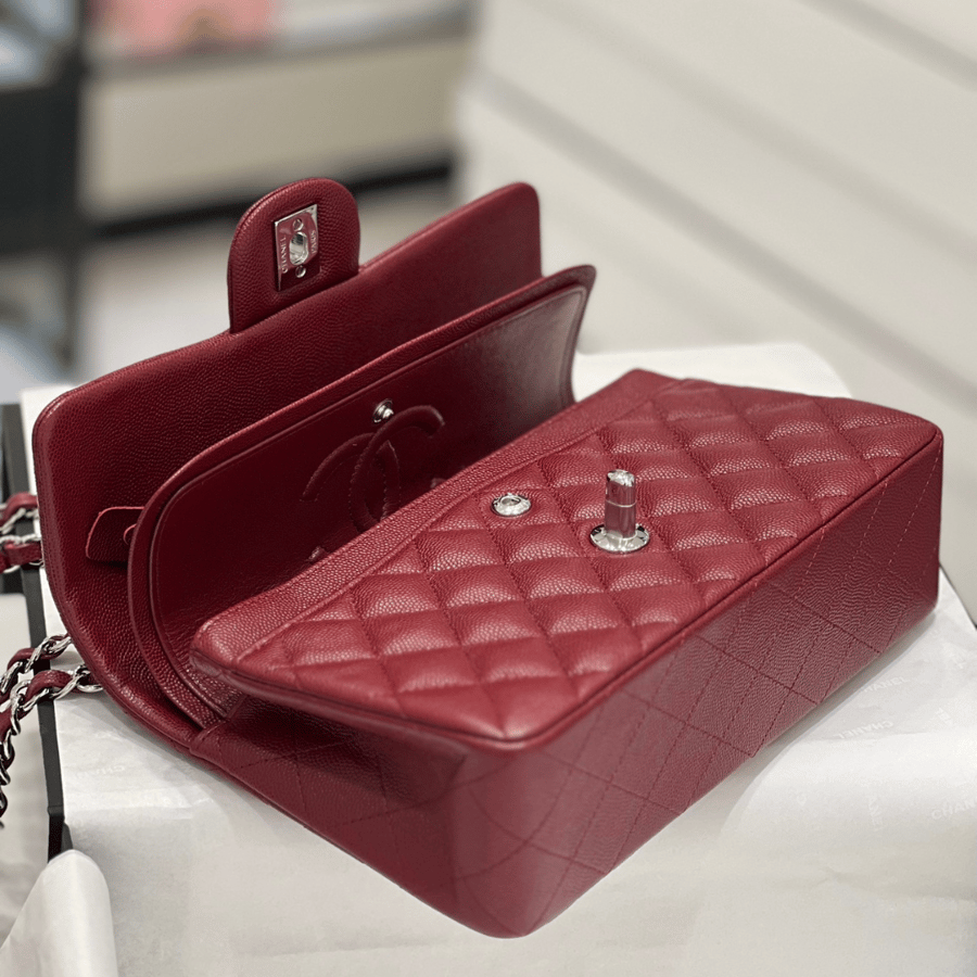 حقيبة شانيل كلاسيك جلد كافيار مقاس 23 Chanel Classic Flap Small Size