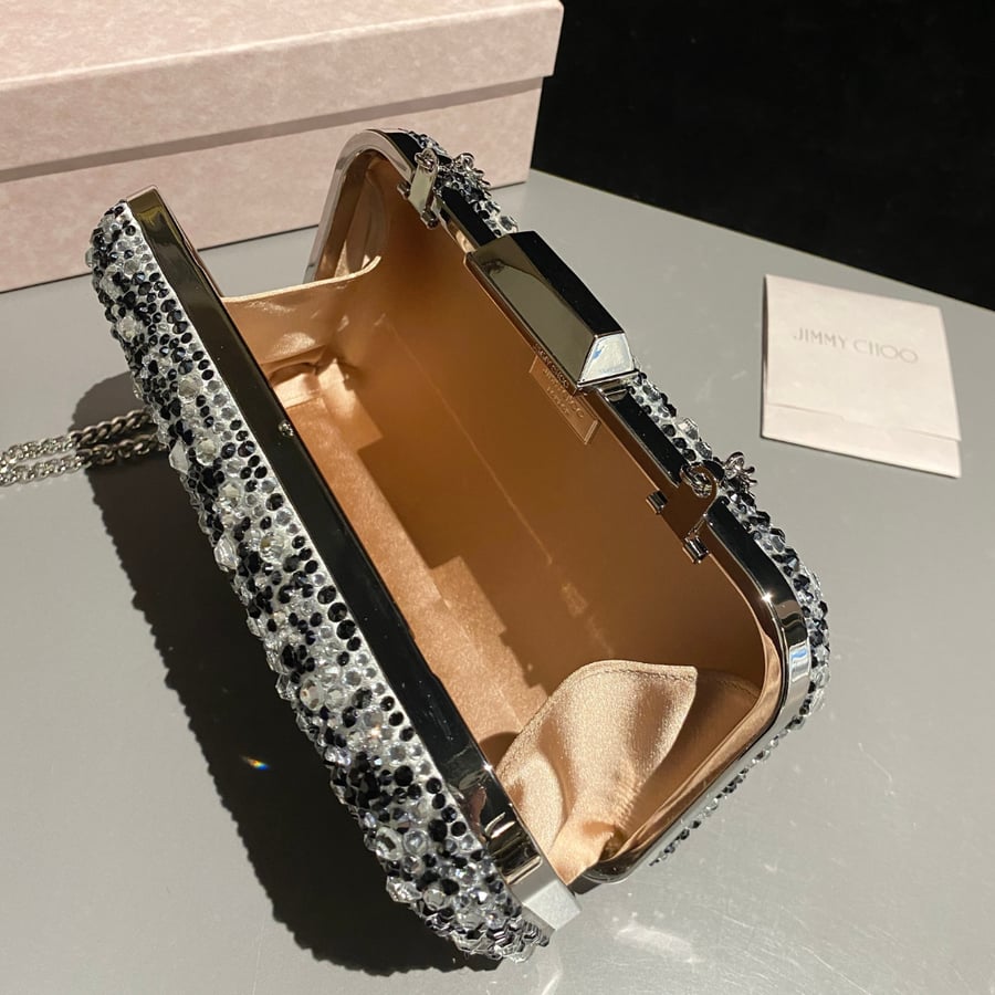 حقيبة يد كلاتش جيمي تشو مرصعة بالكريستال Jimmy Choo Cloud Clutch