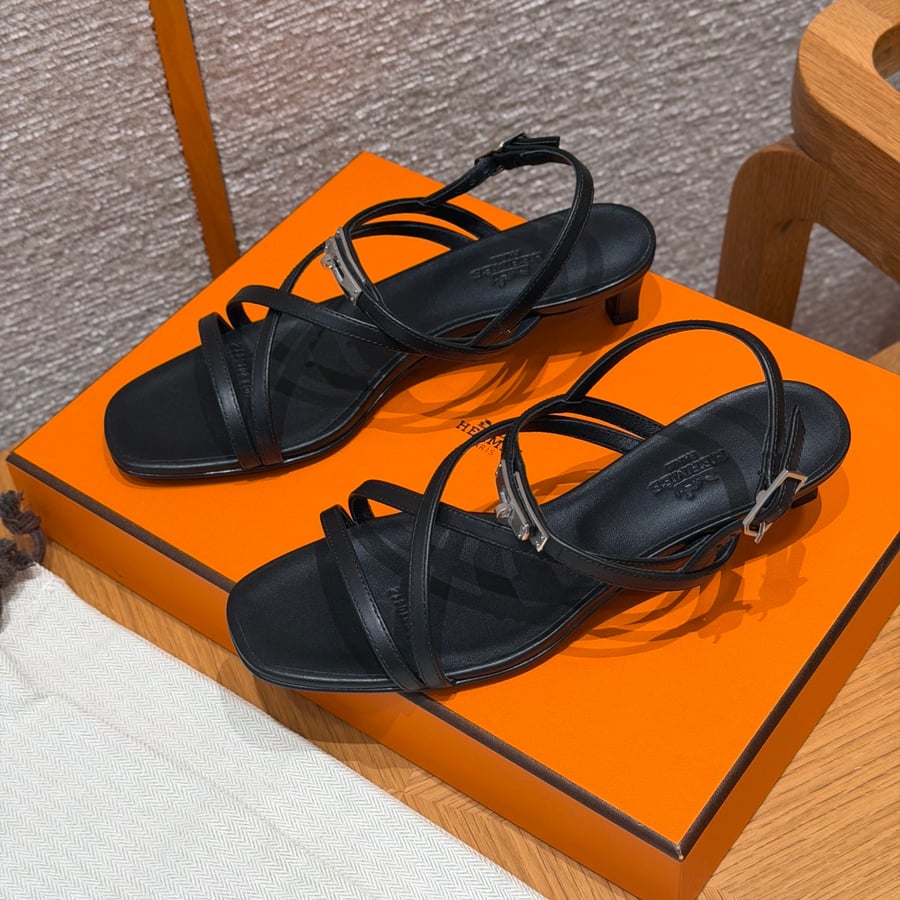 صندل هيرميس هاند ميد Hermes 631 Muse SANDAL