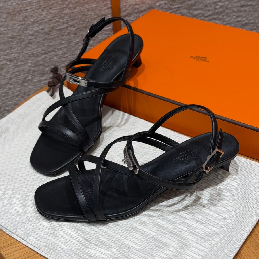 صندل هيرميس هاند ميد Hermes 631 Muse SANDAL