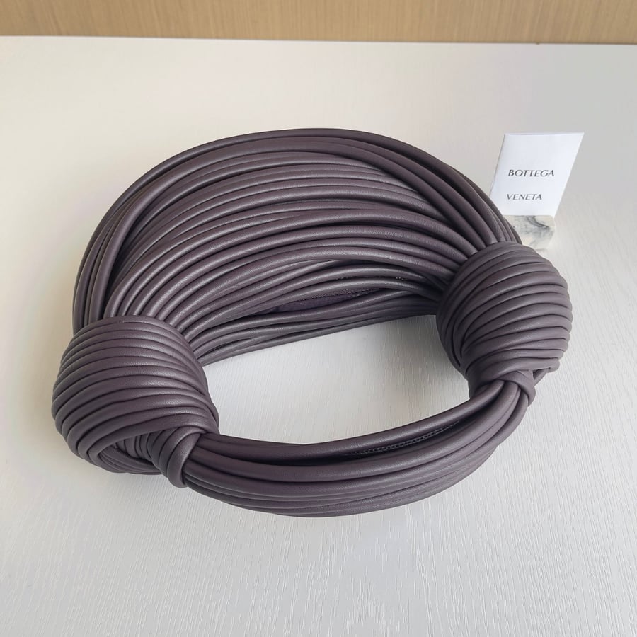 حقيبة بوتيغا جودي Bottega Veneta gray magenta Jodie Kont