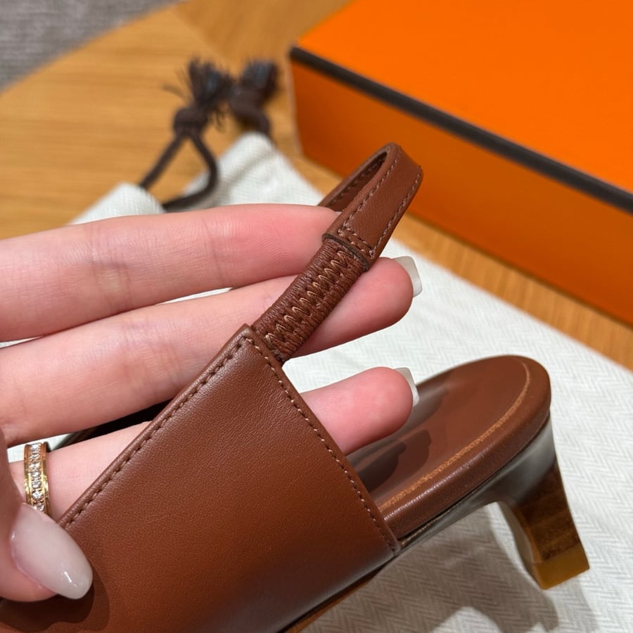 صندل هيرميس هاند ميد Hermes 616 Lover SANDAL
