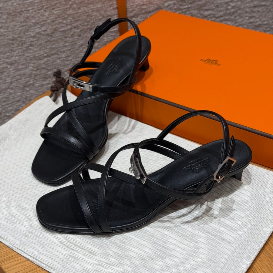 صندل هيرميس هاند ميد Hermes 631 Muse SANDAL
