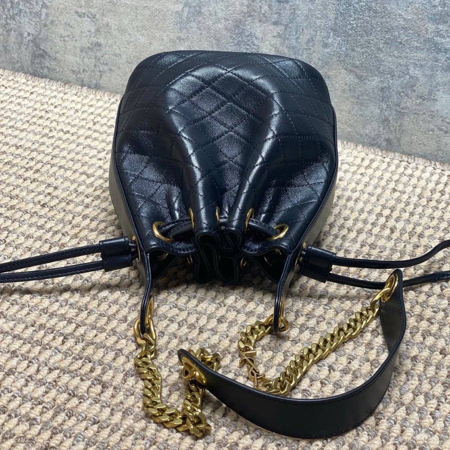 حقيبة سانت لوران كاساندر باكيت Saint Laurent Cassandre Small Bucket