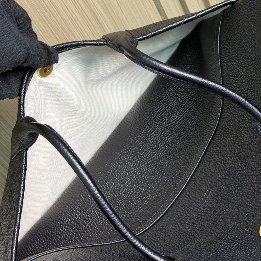 حقيبة شانيل 26A لون أسود CHANEL TOTE 2026 BLAC