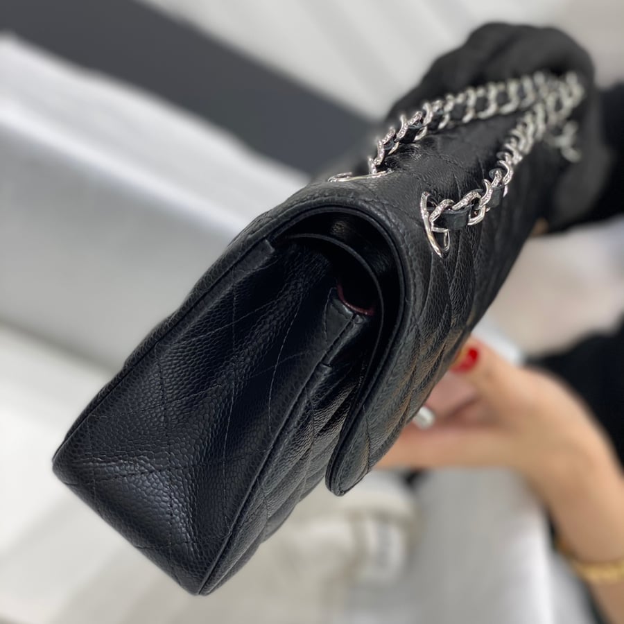 حقيبة شانيل كلاسيك جلد كافيار مقاس 23 Chanel Classic Flap Small Size