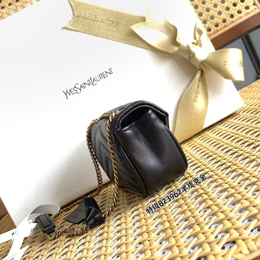 حقيبة سانت لوران LOULOU صغيرة من جلد الحمل Saint Laurent