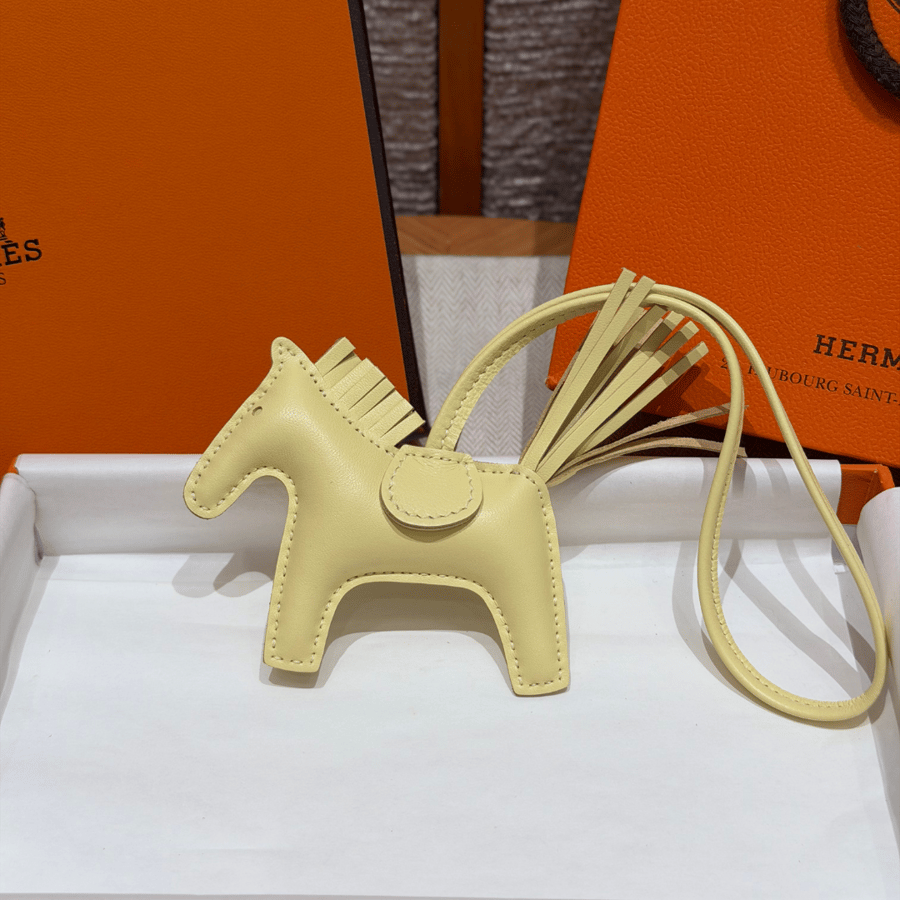 تعليقة حقائب هيرميز الفاخرة بتصميم الحصان Hermès Rodeo Pegase PM Charm