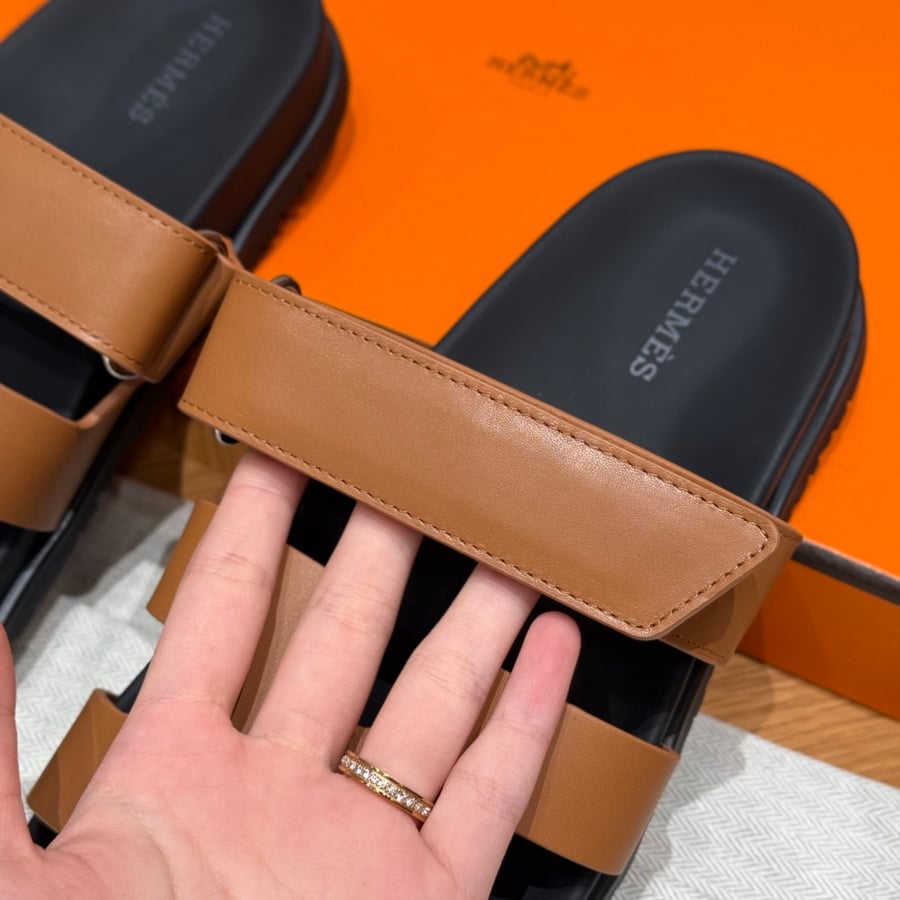 صندل نسائي هيرميس هاند ميد Hermes 225 CHYPRE SANDAL