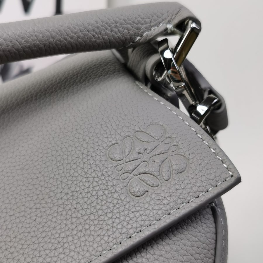 حقيبة لويفي بازل إيدج حجم صغير Small Puzzle Edge bag 24CM