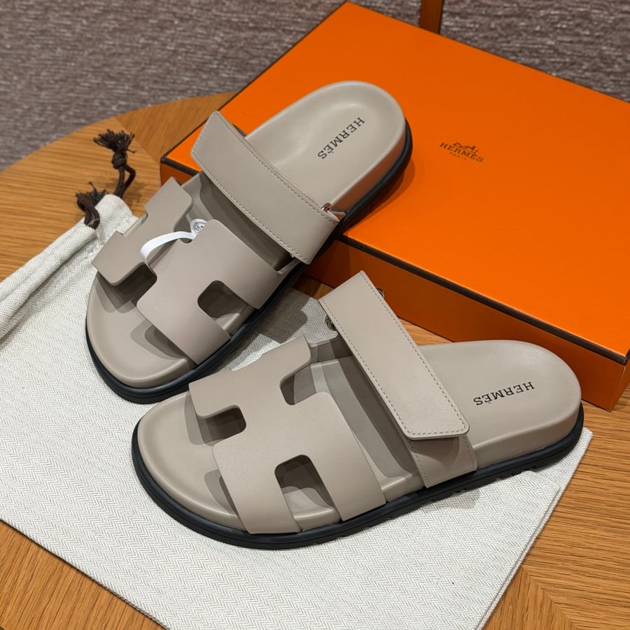 صندل نسائي هيرميس هاند ميد Hermes 225 CHYPRE SANDAL