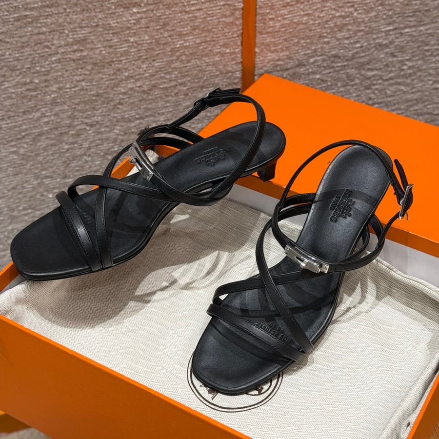 صندل هيرميس هاند ميد Hermes 631 Muse SANDAL