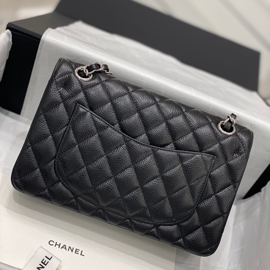 حقيبة شانيل كلاسيك جلد كافيار مقاس 23 Chanel Classic Flap Small Size