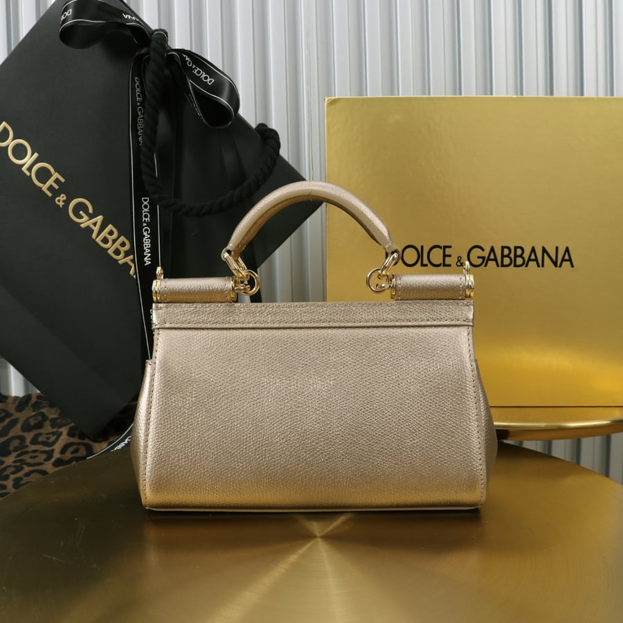 شنطة دولتشي اند غابانا قفل جديد مقاس Dolce and Gabbana Sicily 18