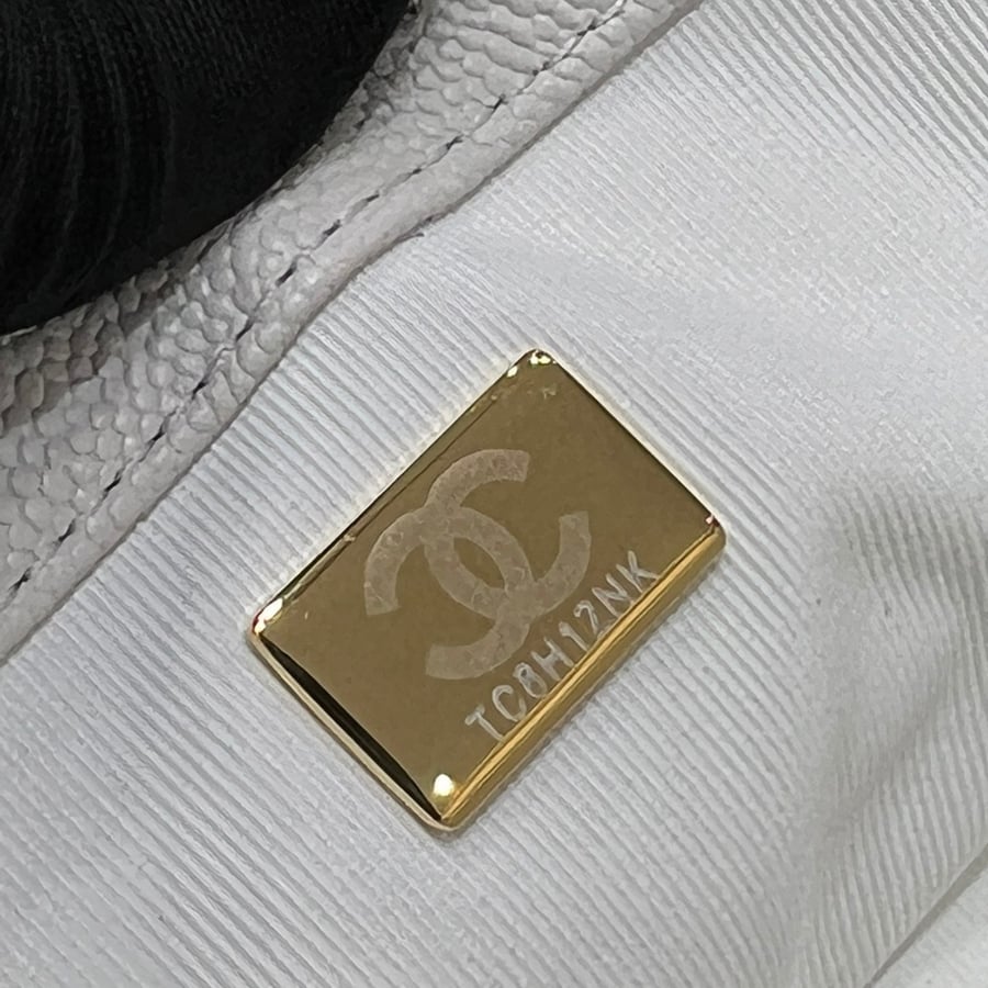 حقيبة يد BOY CHANEL صغيرة