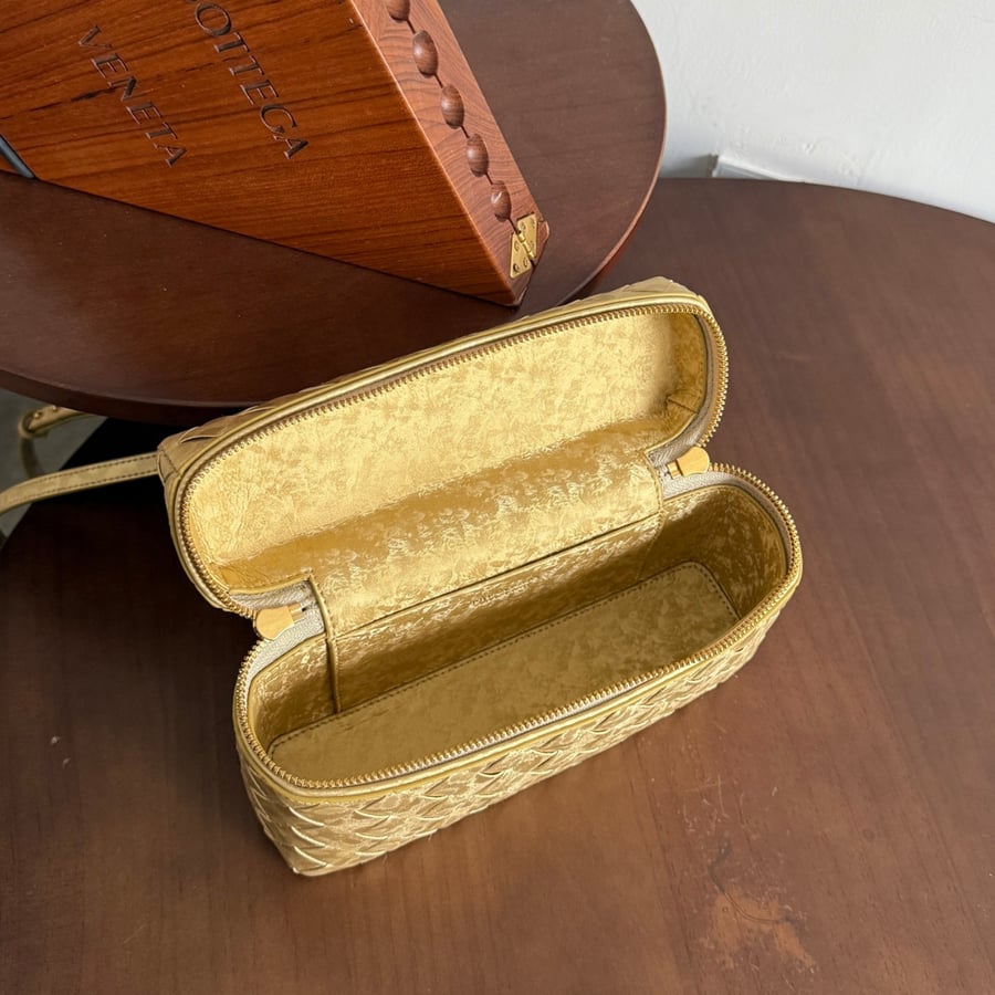 حقيبة بوتيغا فينيتا بانغ بانغ الذهبية Bottega Veneta GOLD Bang Bang
