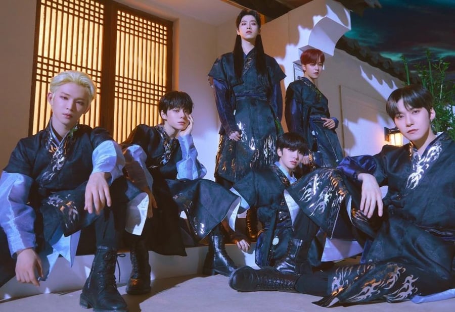 ONEUS - Blood Moon