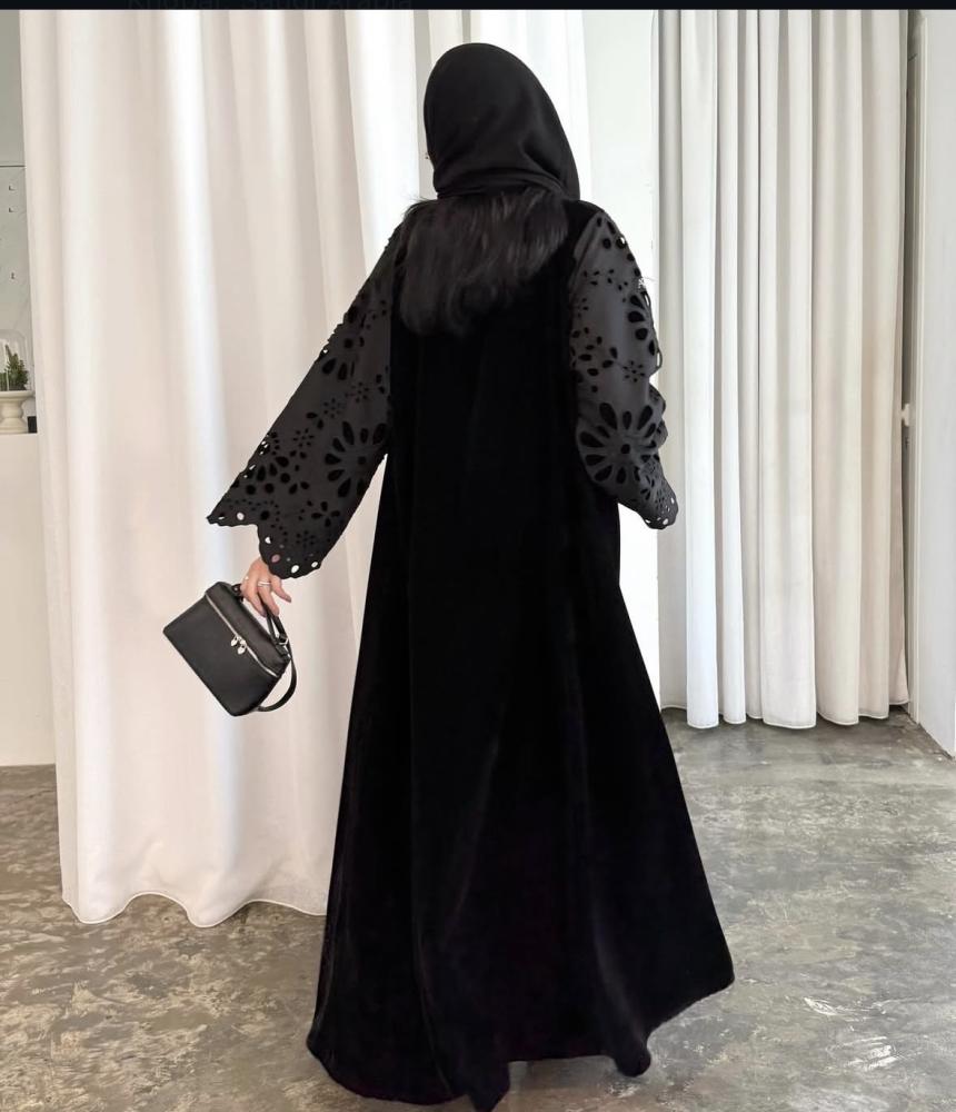عبايه إسراء مخمل