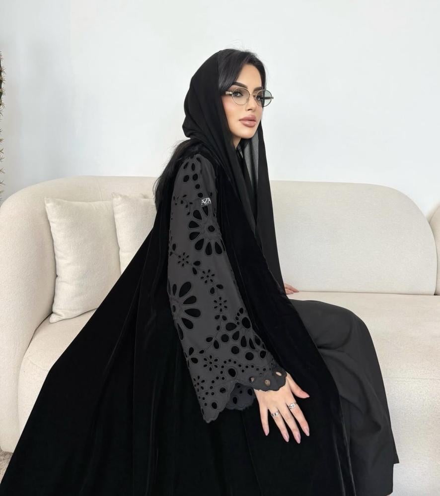 عبايه إسراء مخمل