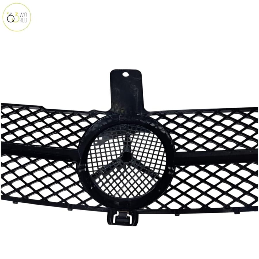 شبك أمامي خط واحد فضي وأسود لمرسيدس CLS W219 (2008–2010)