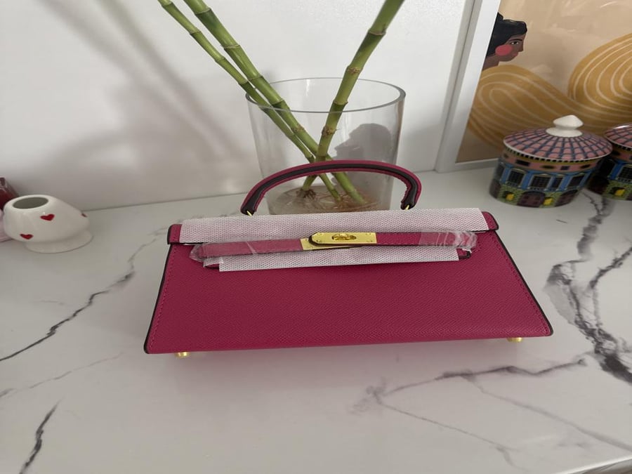 Kelly hot pink - 22 cm
