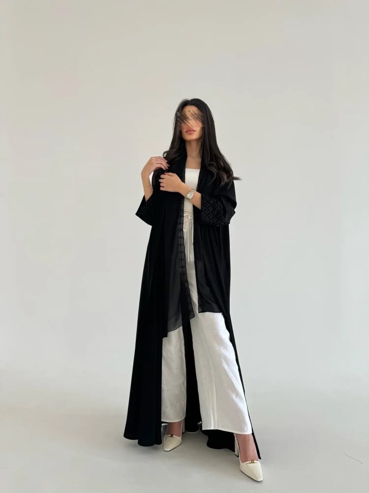 عباية مطرزة اسود - خمرة