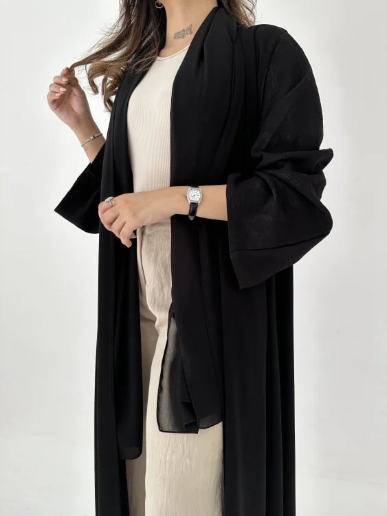 عباية كريب اسود باكمام زري