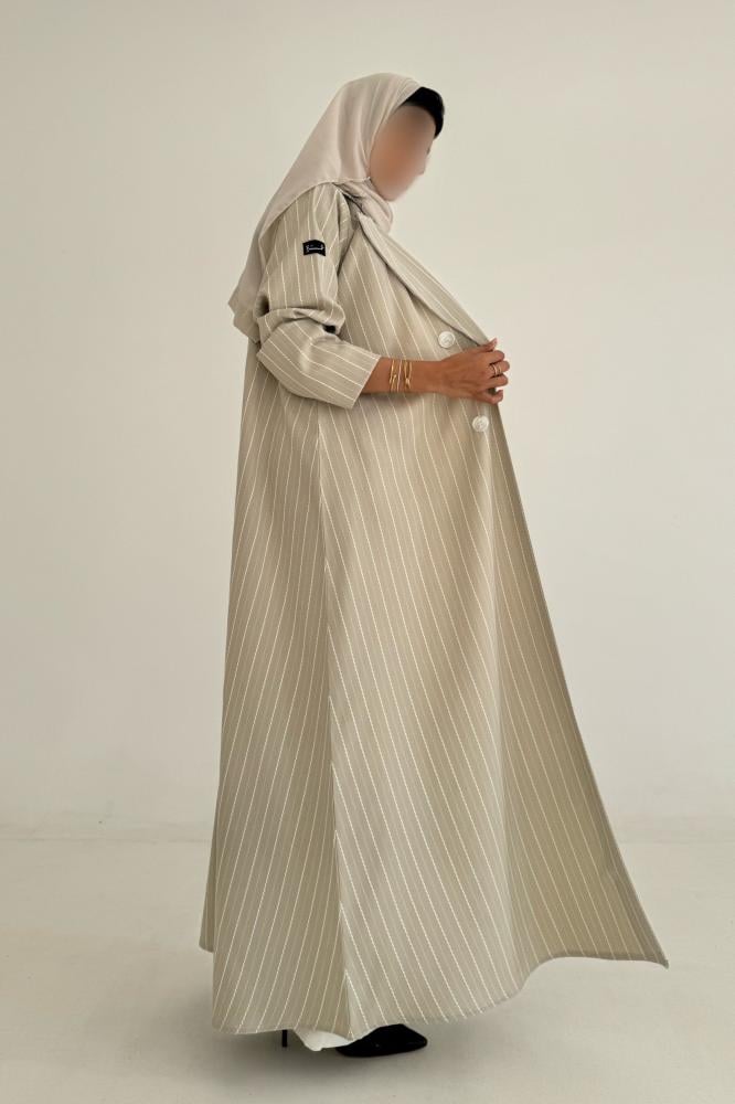 عباية كريب بقماش مقلم